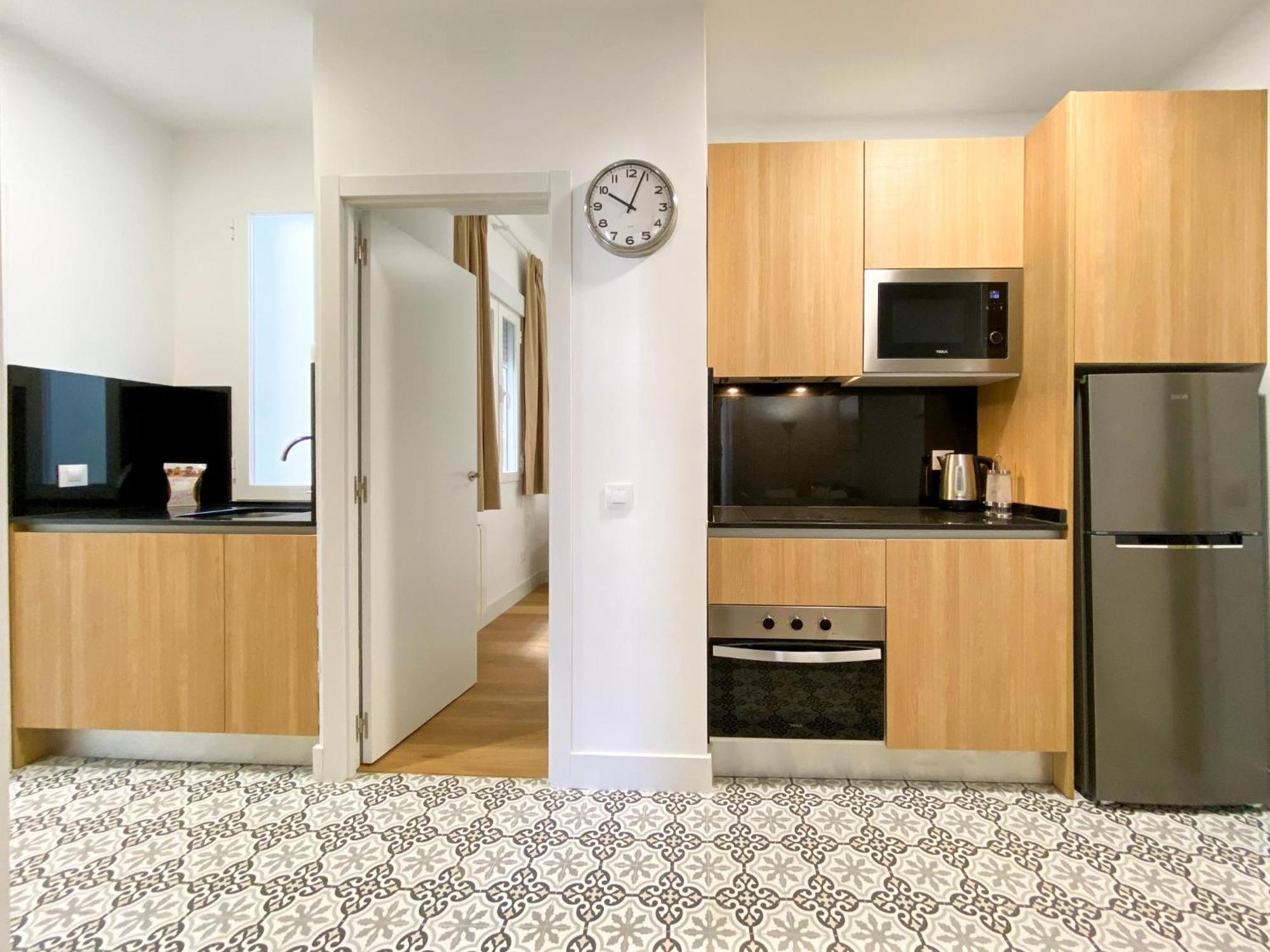 Montaber Apartments - La Paz Market مدريد الغرفة الصورة