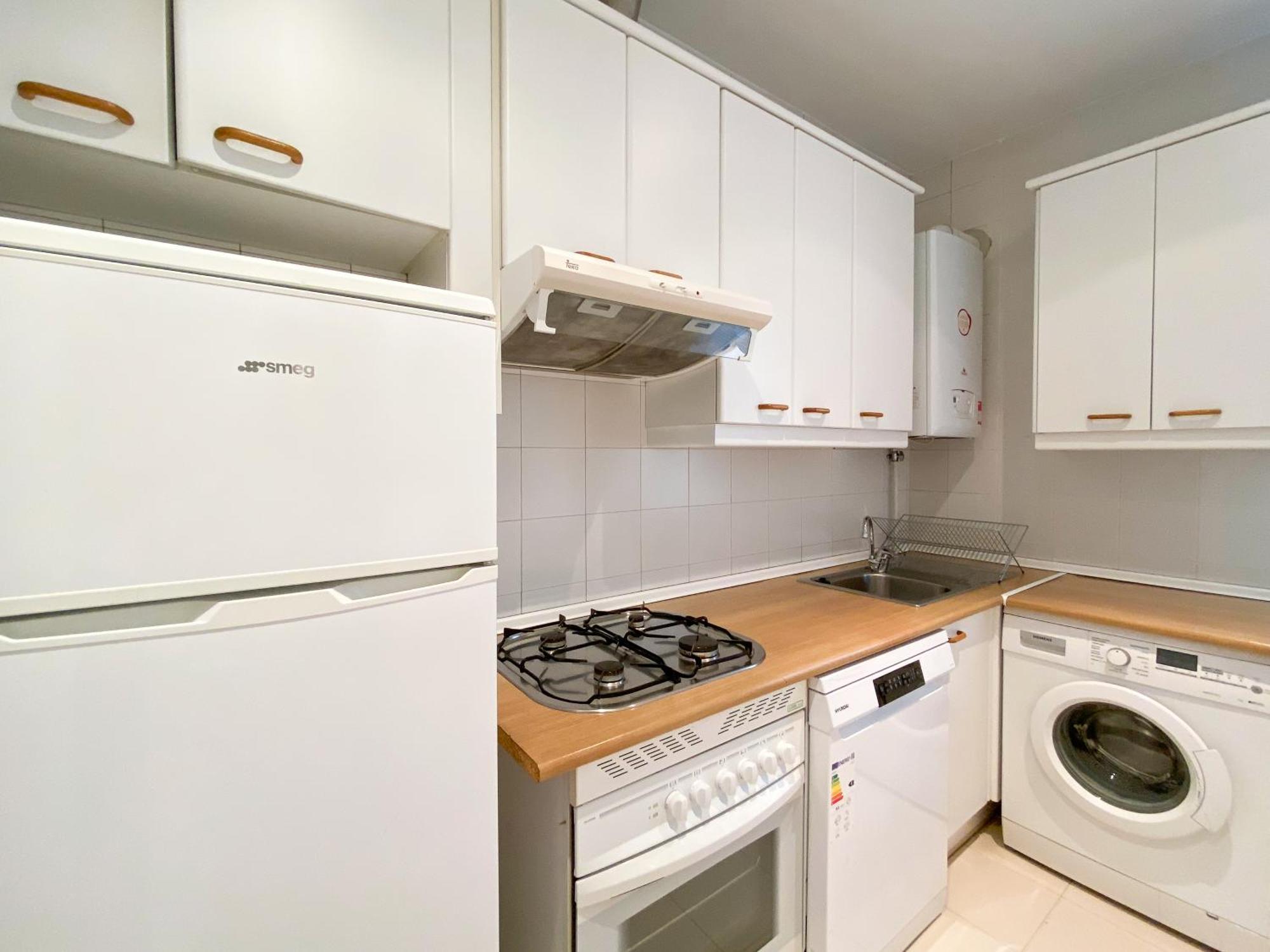 Montaber Apartments - La Paz Market مدريد الغرفة الصورة